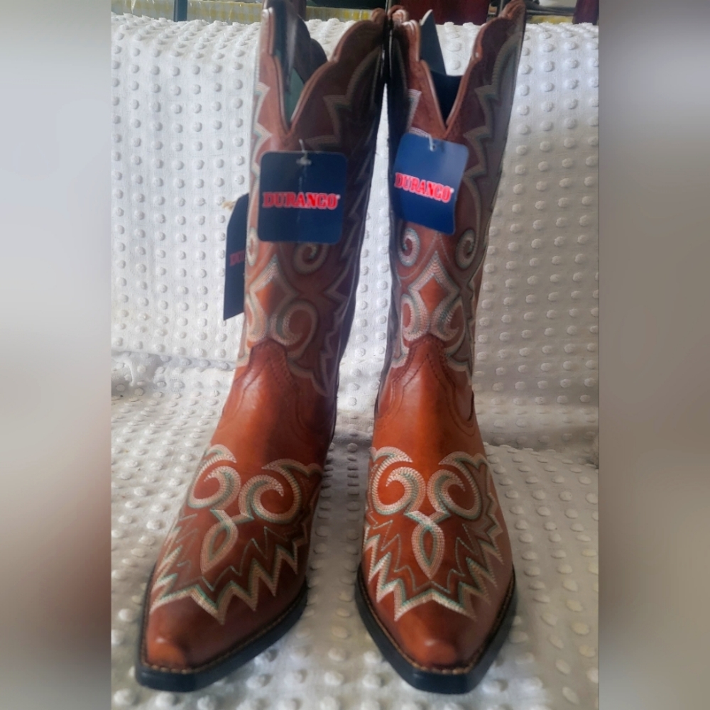 Crush by Durango Women's Golden Brown Western boots.